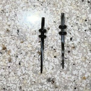 Women’s gaged earring lot